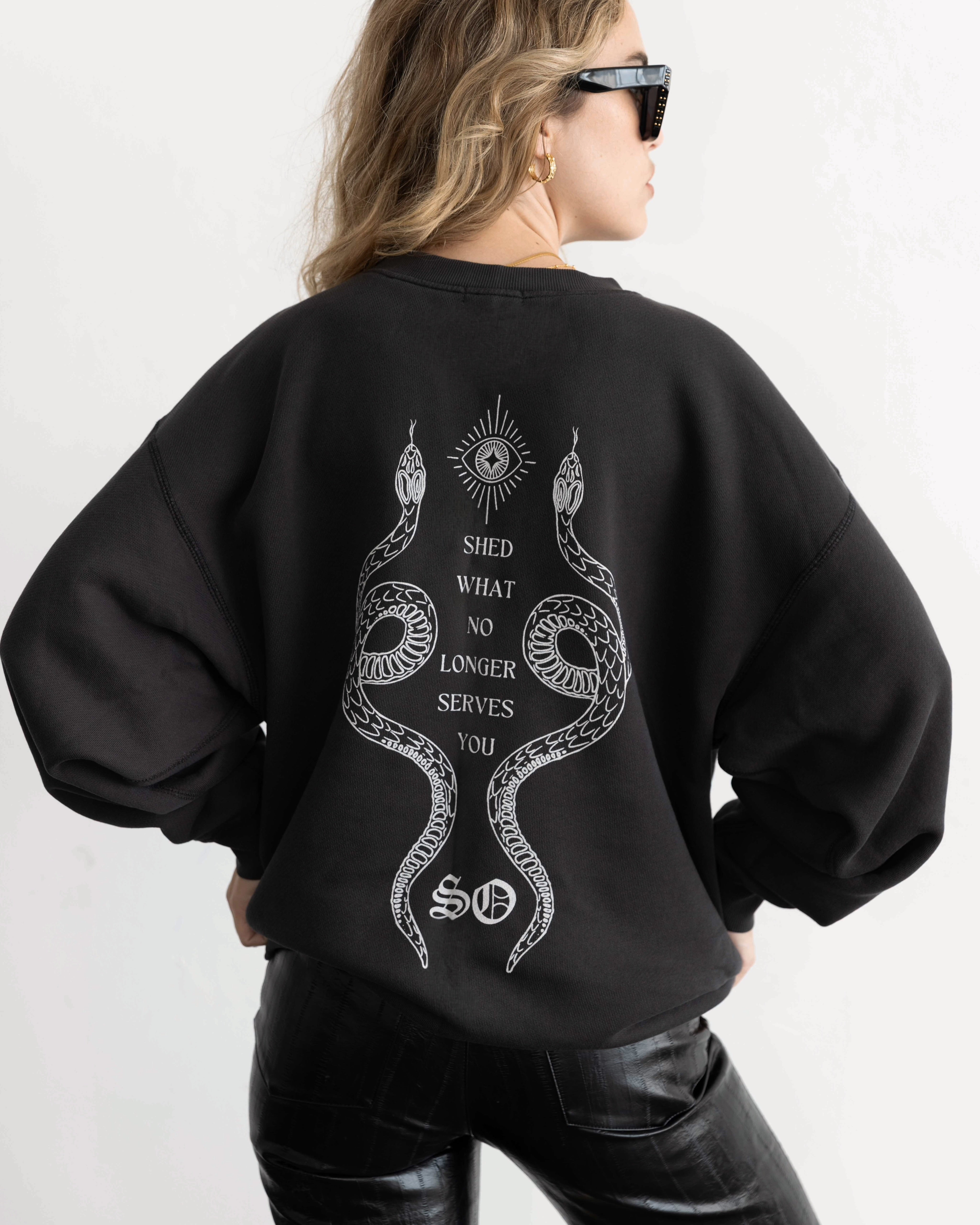 SNAKE CREWNECK SWEATSHIRT | vintage black Saint Owen